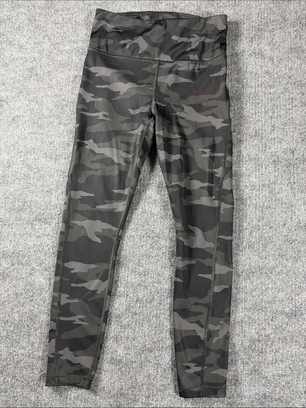 Athleta Ultimate Camo 7/8 Tight Black Gray